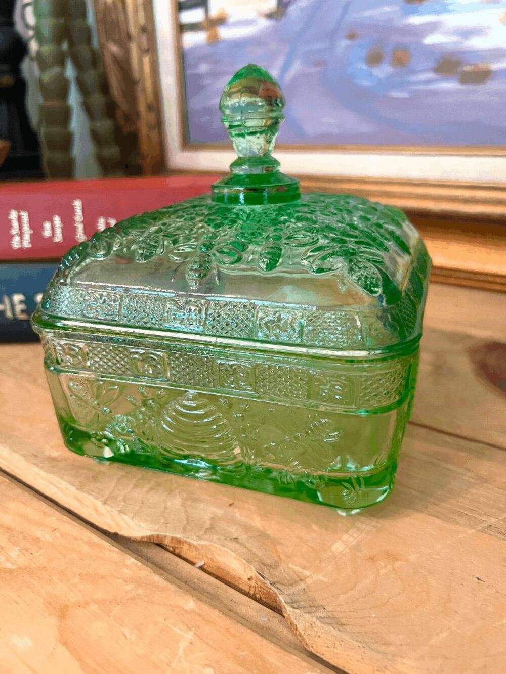 Vintage Indiana Glass Tiara #132 Honey Bee Box Chantilly Green Lidded Candy Dish